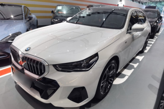 宝马5系 2025款 530Li 领先型 M运动套装