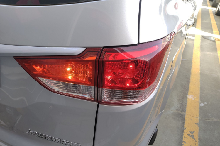 五菱汽车 五菱宏光 2015款 1.5L S1标准国V车身外观6003