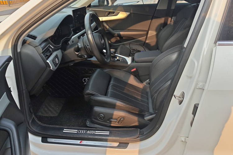 奥迪A4L 2020款 40 TFSI 时尚动感型中控内饰19
