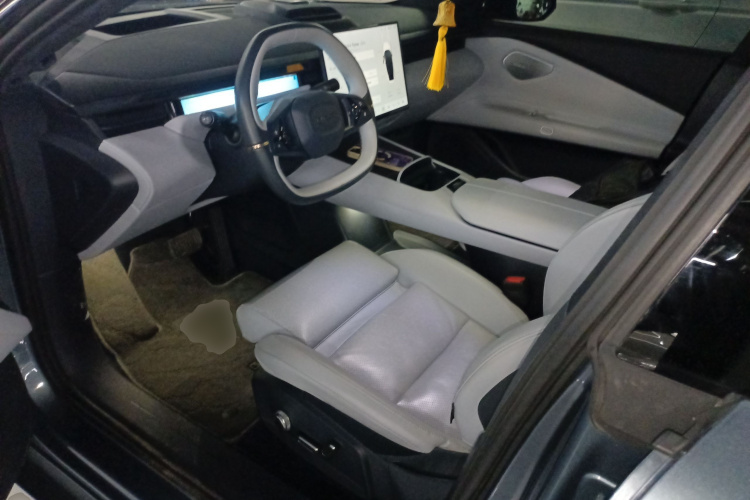 领克Z10 2024款 95kWh 702km四驱智驾Ultra中控内饰19