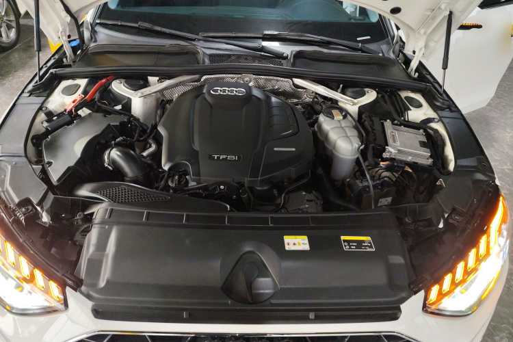 奥迪A4L 2020款 40 TFSI 时尚动感型机舱底盘24
