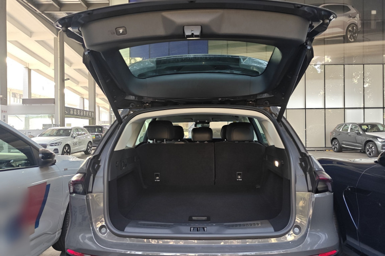 林肯 航海家 2023款 2.0T 四驱尊睿版机舱底盘23