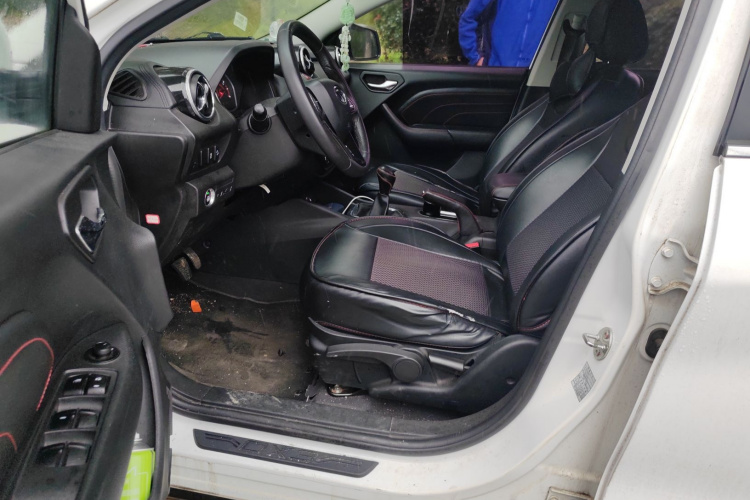 东南DX3 2016款 1.5L 手动尊贵型中控内饰7003