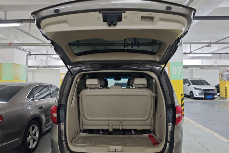 别克GL8 2018款 28T 豪华型 国VI机舱底盘23