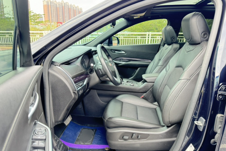 凯迪拉克XT4 2021款 28T 两驱技术型中控内饰7005