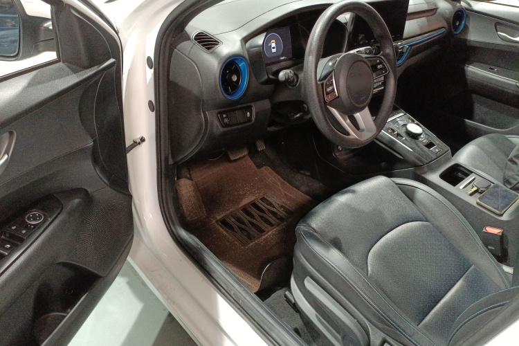 起亚K3新能源 2021款 EV 舒适版 410km中控内饰7003