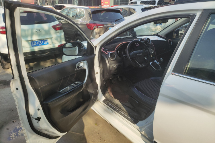 哈弗H6 2015款 升级版 1.5T 手动两驱都市型中控内饰20