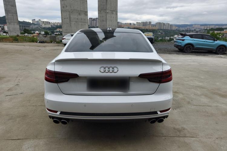 奥迪A4L 2018款 30周年年型 30 TFSI 进取型车身外观6004