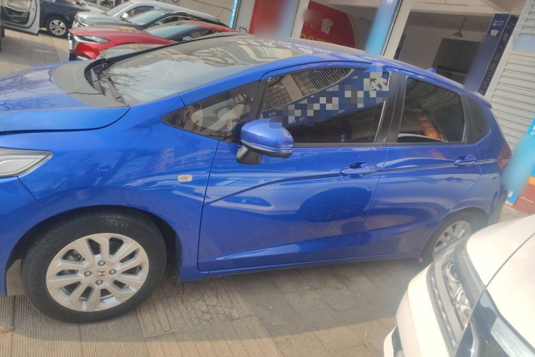 本田 飞度 2018款 1.5L CVT舒适天窗版车身外观4