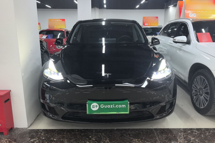 特斯拉 Model Y 2021款 长续航全轮驱动版 3D7车身外观2