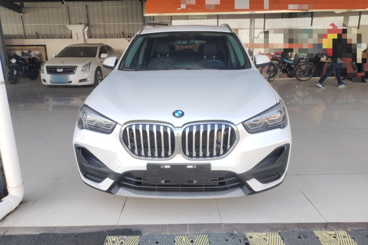 宝马X1 2022款 sDrive25Li 领先型车身外观2