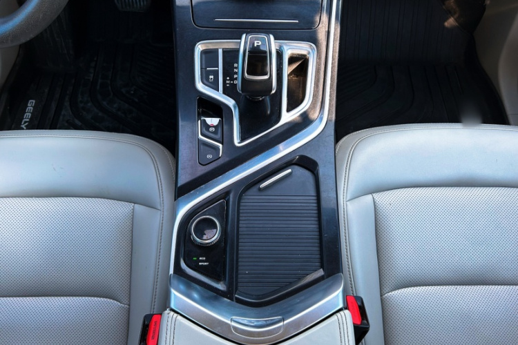 吉利汽车 嘉际 2019款 1.8TD 自动悦享型局部细节18