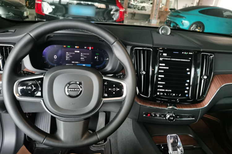沃尔沃XC60新能源 2025款 插电式混动 长续航四驱智雅豪华版中控内饰12