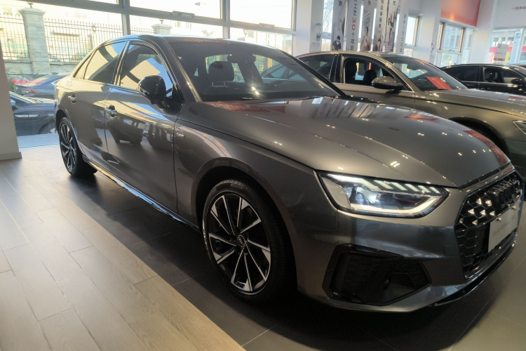 奥迪A4L 2023款 40 TFSI 豪华动感型车身外观6002