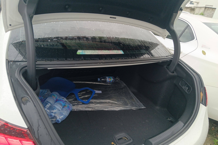 奔驰C级 2025款 C 200 L 运动版局部细节23