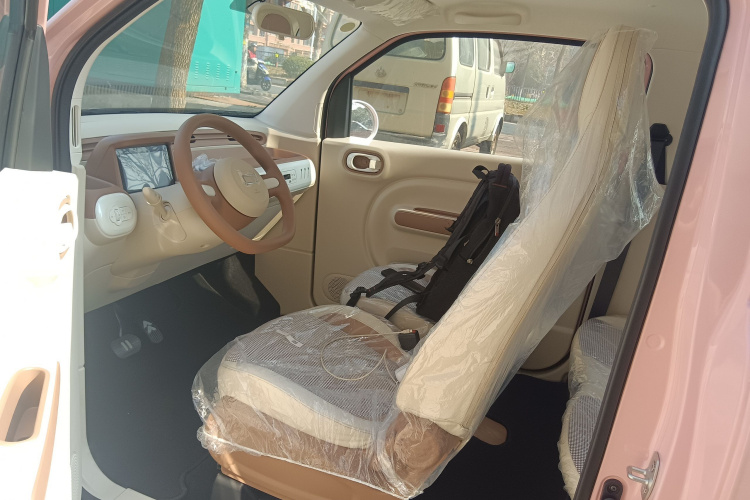 奔腾小马 2026款 222km 炫彩马中控内饰19