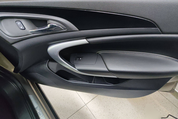 别克 君威 2015款 1.6T 领先技术型中控内饰7005