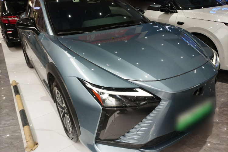 雷克萨斯RZ 2023款 450e 四驱纵享版车身外观3