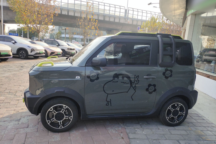 吉利银河 2024款 200km 熊猫骑士车身外观4