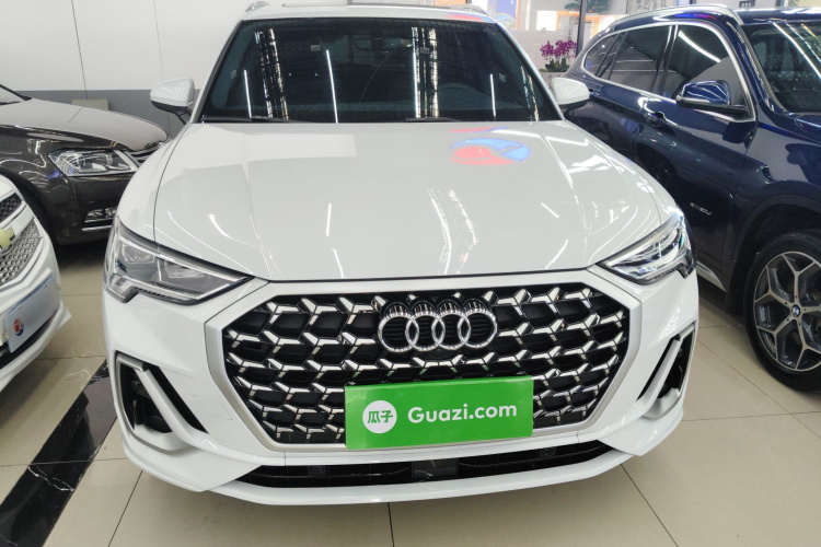 奥迪Q3 2024款 35 TFSI 时尚动感型车身外观2