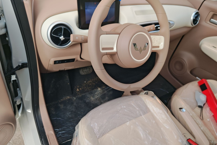 五菱汽车 宏光MINIEV 2025款 四门版 进阶款中控内饰12