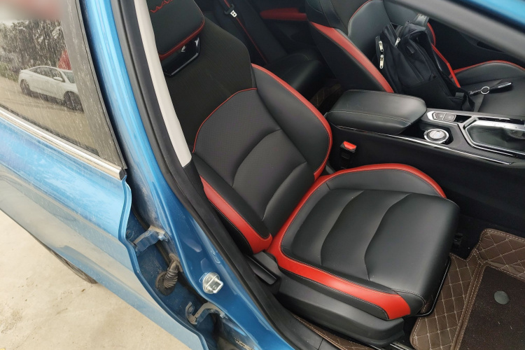 吉利汽车 帝豪S 2021款 1.4T CVT旗舰型局部细节41