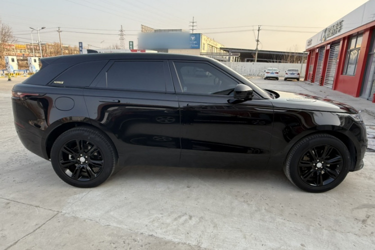 路虎 揽胜星脉 2022款 250PS 熠金珍藏版车身外观6004