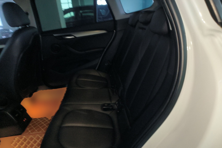 宝马X1 2019款 sDrive18Li 时尚型中控内饰21