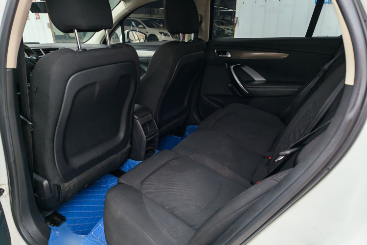 DS 5LS 2014款 1.8L 自动舒适版VTi140中控内饰7003