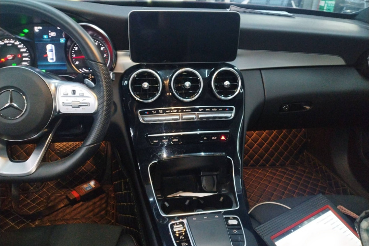 奔驰C级 2019款 C 260 运动版局部细节16