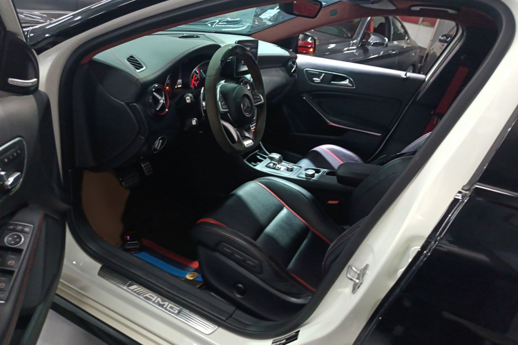 奔驰A级AMG(进口) 2016款 AMG A 45 4MATIC局部细节19