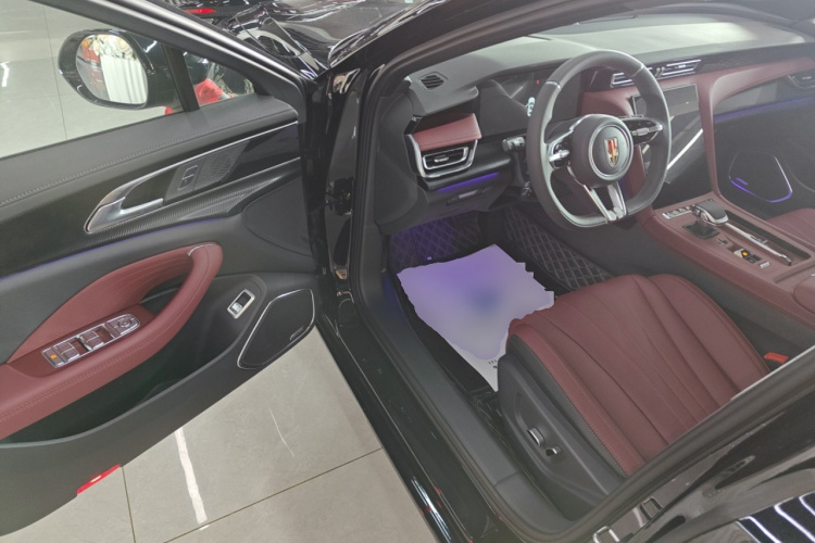 红旗H5 2025款 2.0T 自动玄影200万辆纪念版中控内饰7003