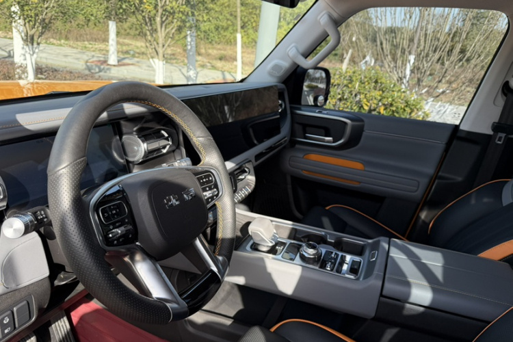 北京越野 北京BJ40 2024款 2.0T 全新城市猎人版 侠客型中控内饰7011