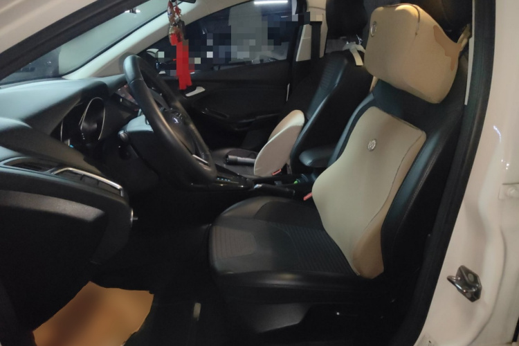 福特 福克斯 2017款 三厢 EcoBoost 125 自动超能风尚型智行版中控内饰19