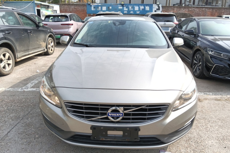 沃尔沃S60 2015款 S60L 2.0T 智行版车身外观2