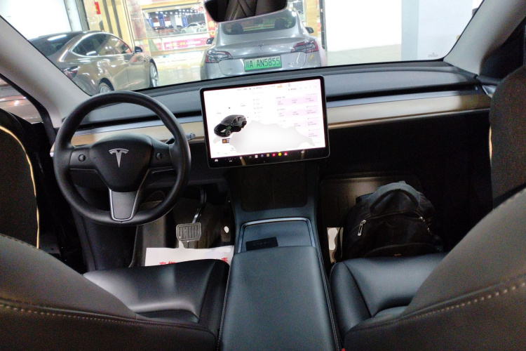 特斯拉 Model Y 2021款 标准续航后驱版中控内饰12