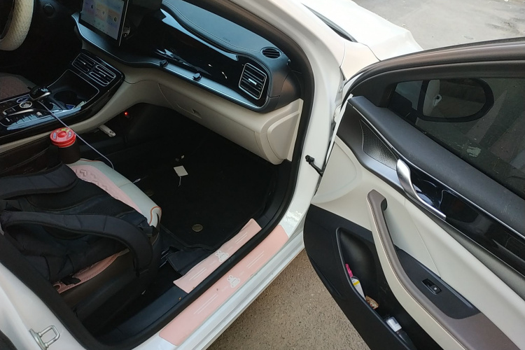 比亚迪 秦PLUS 2023款 冠军版 DM-i 55KM超越型局部细节9005