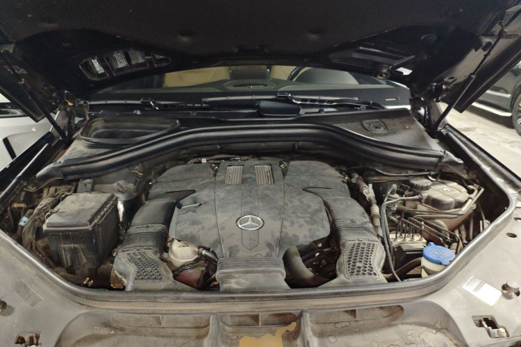 奔驰GLE轿跑 2018款 GLE 320 4MATIC 轿跑SUV机舱底盘24