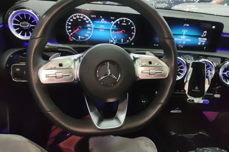 奔驰A级 2022款 改款三 A 200 L 运动轿车时尚型局部细节13