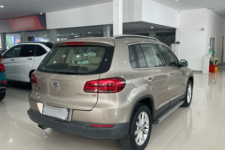 大众 途观 2015款 1.8TSI 自动两驱舒适版车身外观6004