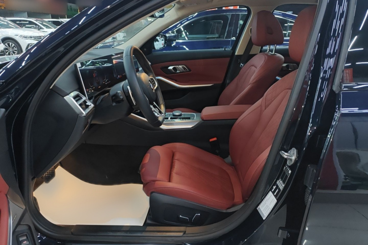 宝马3系 2025款 330Li M运动曜夜套装局部细节19