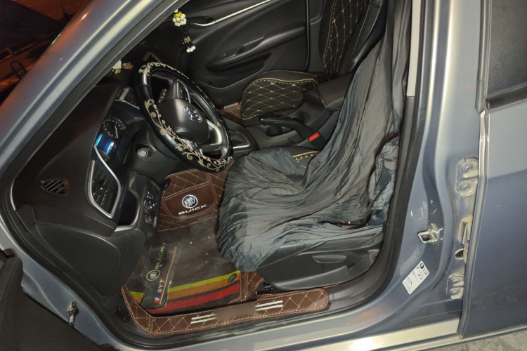 别克 英朗 2018款 18T 自动精英型局部细节19