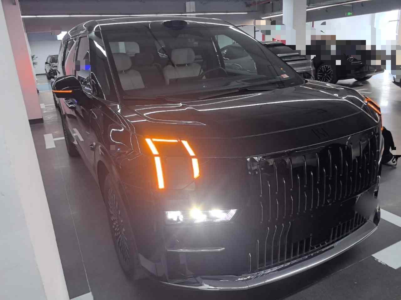 极氪009 2024款 七座过道版四驱 108kWh(5)