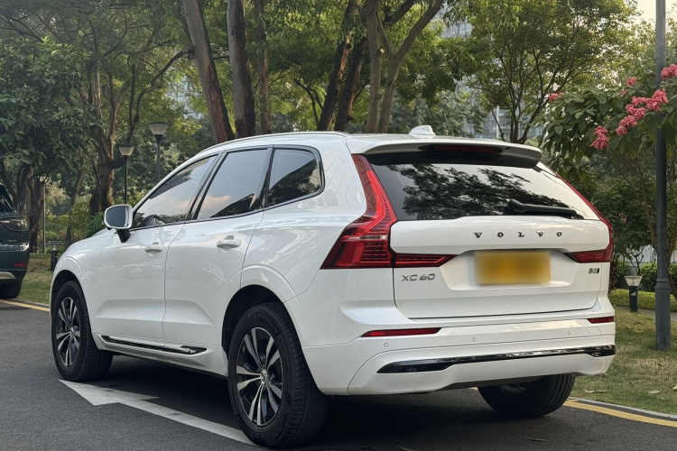 沃尔沃XC60 2024款 B5 四驱智逸豪华版车身外观6008