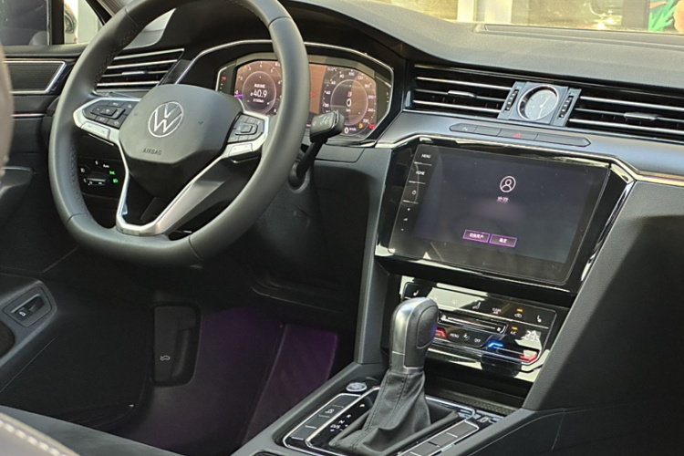大众 迈腾 2020款 330TSI DSG 豪华型中控内饰7002