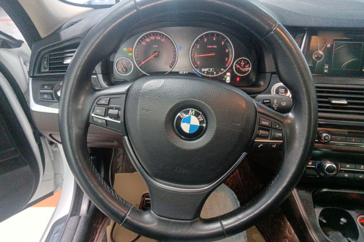 宝马5系 2014款 525Li 豪华设计套装局部细节13