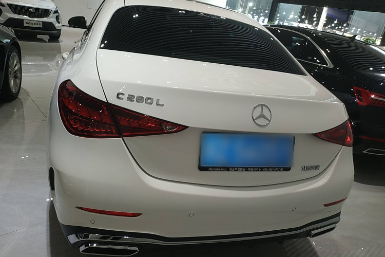 奔驰C级 2023款 改款 C 260 L 运动版车身外观6
