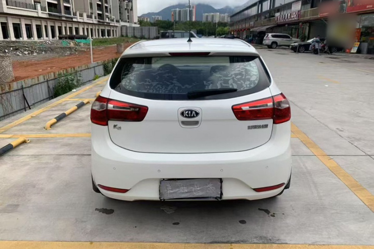 起亚K2 2012款 两厢 1.4L MT GLS车身外观6009