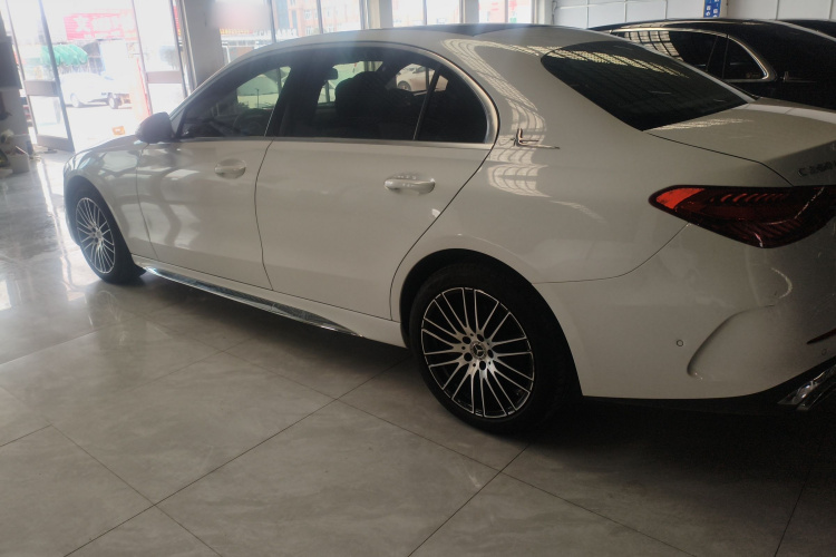 奔驰C级 2023款 改款 C 260 L 运动版车身外观4