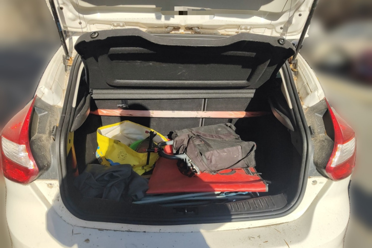 福特 福克斯 2012款 两厢 1.6L 手动舒适型中控内饰23